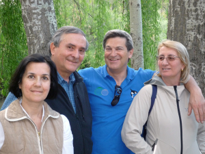 Negli anni novanta organizza con il noto documentarista dott. Paolo Costa due importanti manifestazioni a Ponte di Legno. Nella foto, da sinistra: Nicoletta e Paolo Costa, Lamberto e Michela Ferri Ricchi.