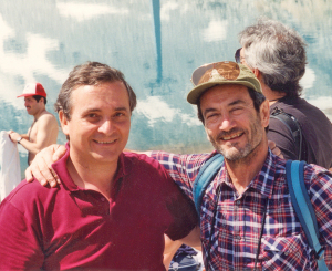 A sinistra Gaetano Cafiero, noto giornalista subacqueo e scrittore, con l’Autore